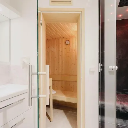 Cozy In Travemuende With Sauna ליבק